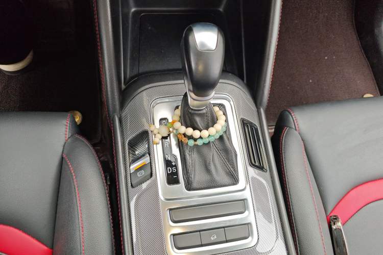 Used CHANGAN CS55 2018 1.5T Automatic Colorful Edition China V Standard Gear Lever