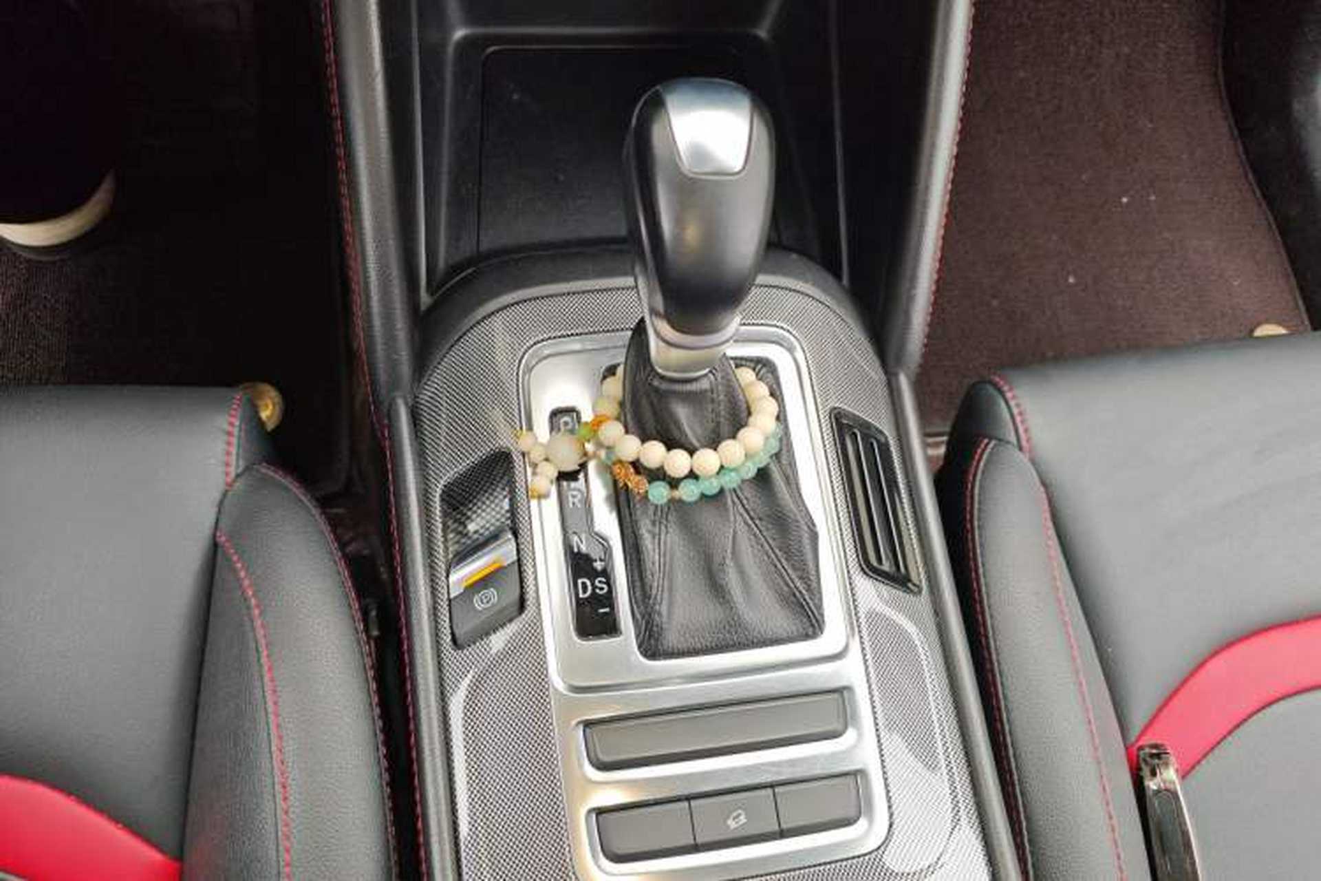 Used CHANGAN CS55 2018 1.5T Automatic Colorful Edition China V Standard Gear Lever