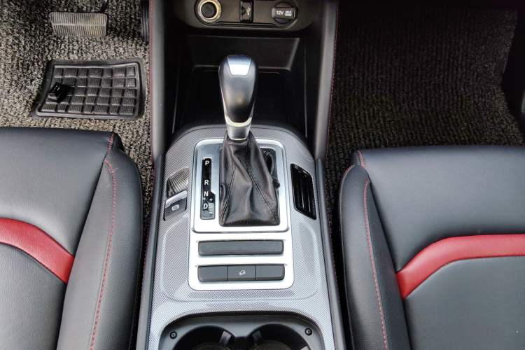 Used CHANGAN CS55 2018 1.5T Automatic Colorful Edition China V Standard Gear Lever