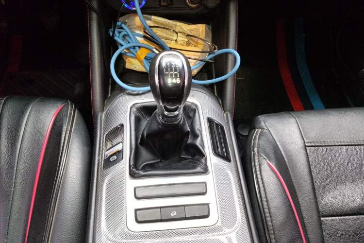 Used CHANGAN CS55 2018 1.5T Manual Colorful Model China V Standard Gear Lever