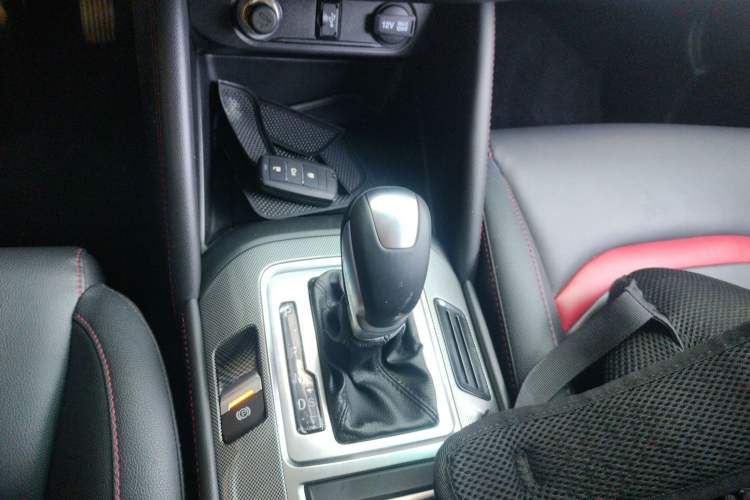 Used CHANGAN CS55 2018 1.5T Automatic Colorful Edition China V Standard Gear Lever