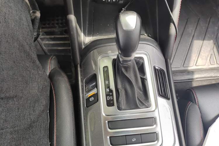 Used CHANGAN CS55 2018 1.5T Automatic Colorful Edition China V Standard Gear Lever