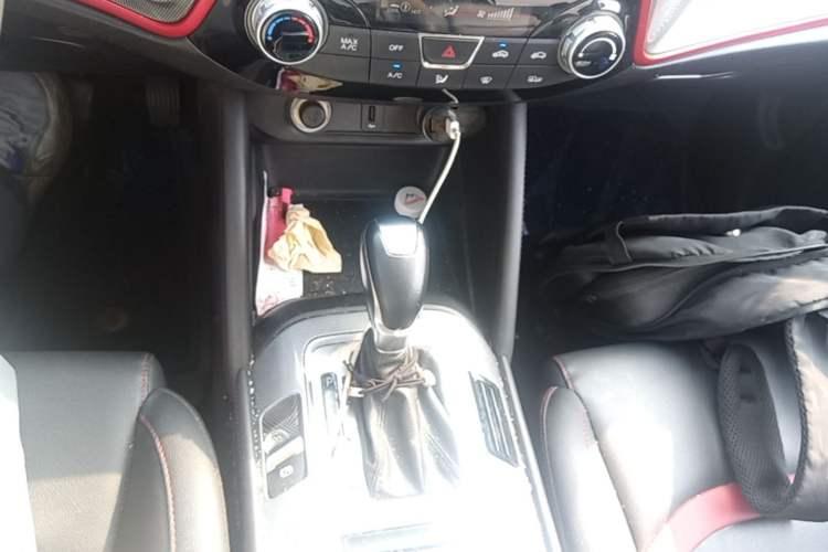 Used CHANGAN CS55 2018 1.5T Automatic Colorful Edition China V Standard Gear Lever
