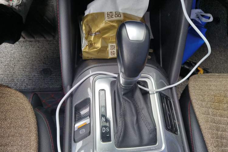 Used CHANGAN CS55 2018 1.5T Automatic Colorful Edition China V Standard Gear Lever
