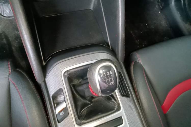 Used CHANGAN CS55 2018 1.5T Manual Colorful Model China V Standard Gear Lever