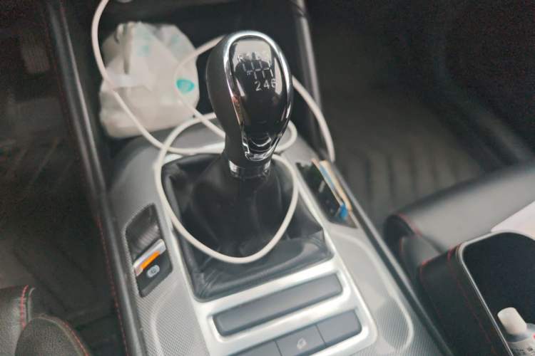 Used CHANGAN CS55 2018 1.5T Manual Colorful Model China V Standard Gear Lever