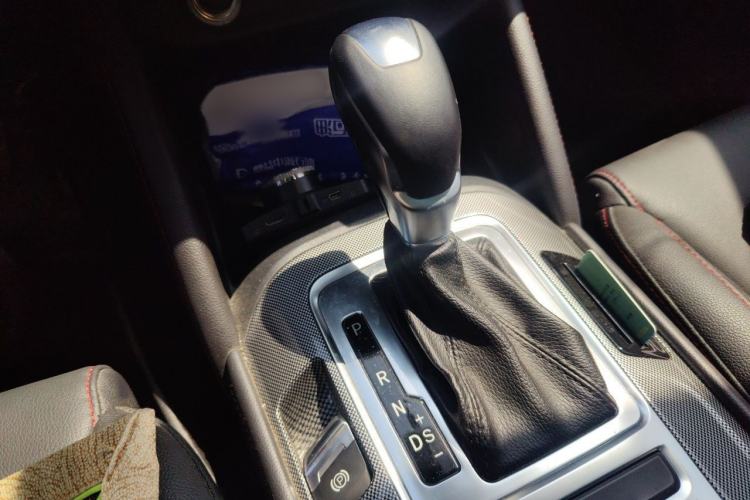 Used CHANGAN CS55 2018 1.5T Automatic Xuan Dong Model China V Standard Gear Lever