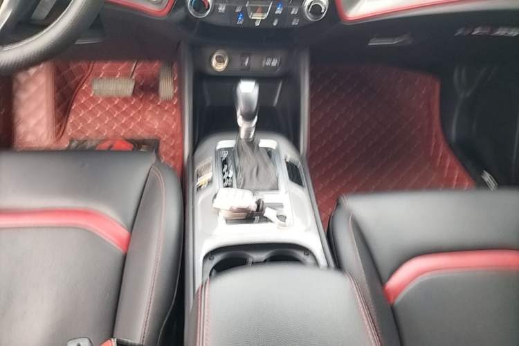 Used CHANGAN CS55 2018 1.5T Automatic Colorful Edition China V Standard Gear Lever