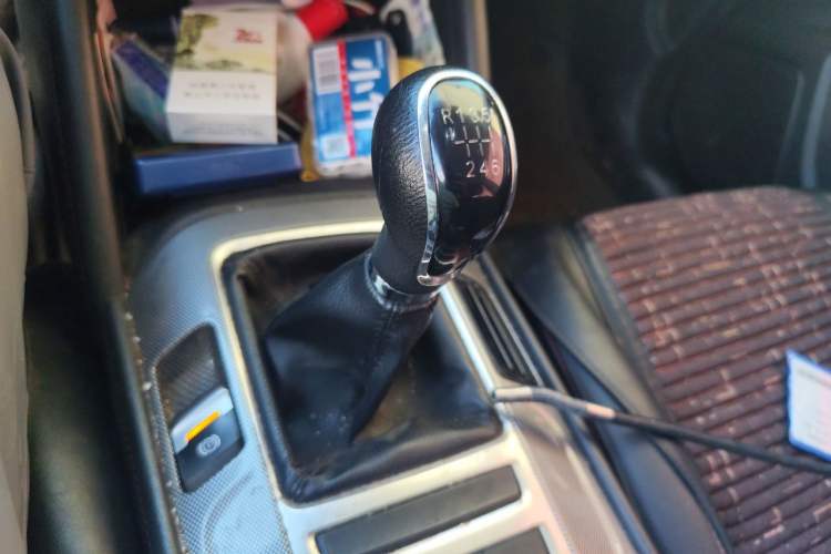 Used CHANGAN CS55 2018 1.5T Manual Colorful Model China V Standard Gear Lever