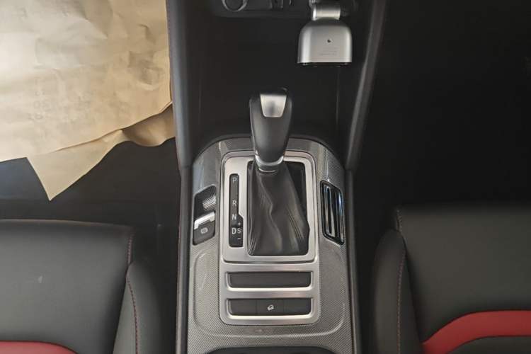 Used CHANGAN CS55 2018 1.5T Automatic Colorful Edition China V Standard Gear Lever