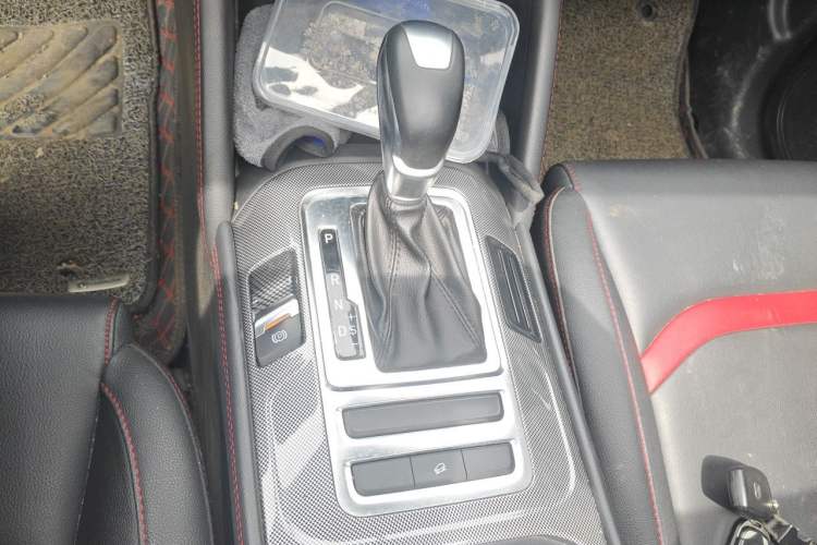 Used CHANGAN CS55 2018 1.5T Automatic Colorful Edition China V Standard Gear Lever