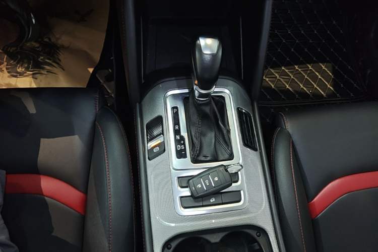 Used CHANGAN CS55 2018 1.5T Automatic Colorful Edition China V Standard Gear Lever