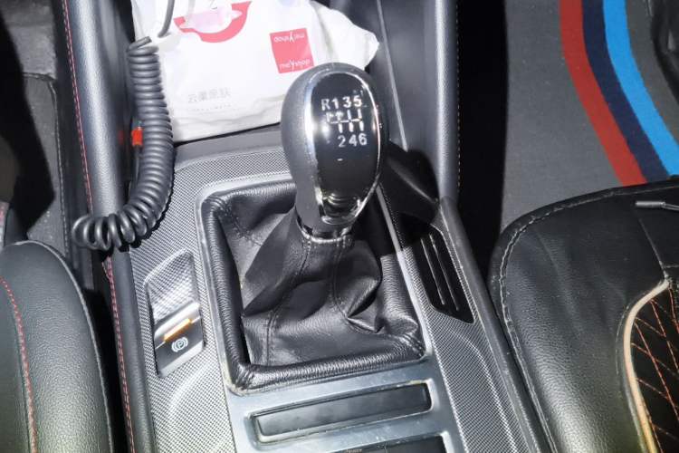 Used CHANGAN CS55 2018 1.5T Manual Colorful Model China V Standard Gear Lever