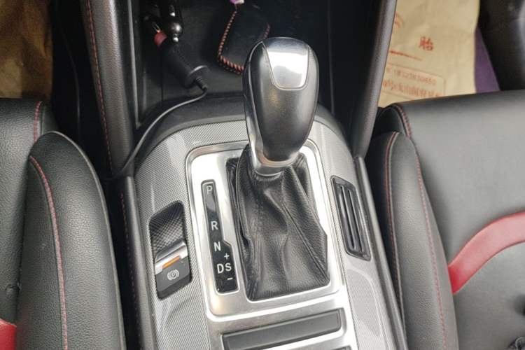 Used CHANGAN CS55 2018 1.5T Automatic Colorful Edition China V Standard Gear Lever