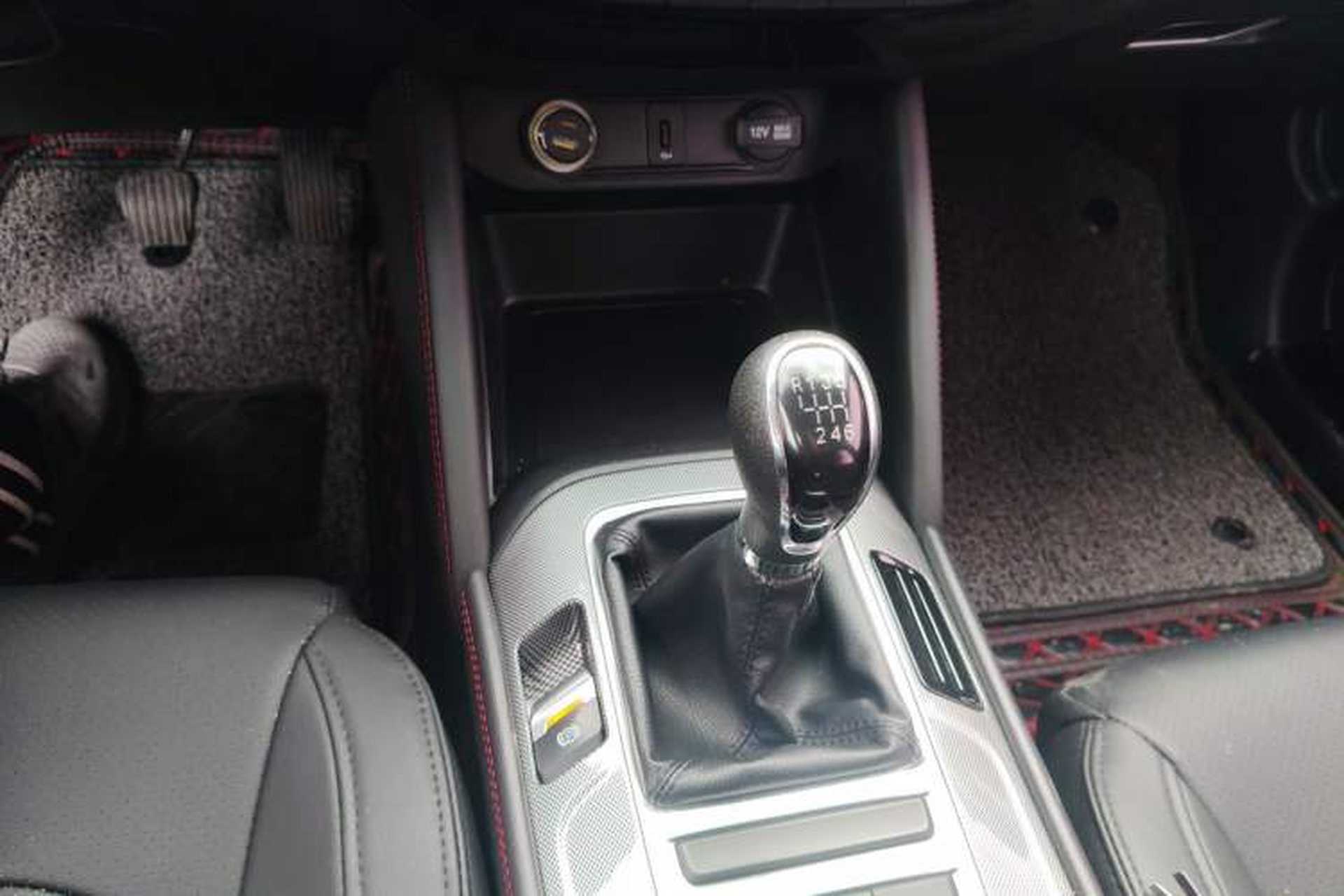 Used CHANGAN CS55 2018 1.5T Manual Colorful Model China V Standard Gear Lever