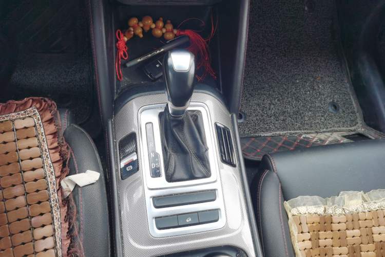 Used CHANGAN CS55 2018 1.5T Automatic Colorful Edition China V Standard Gear Lever