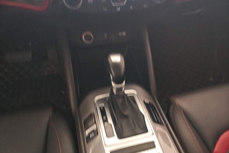 Used CHANGAN CS55 2018 1.5T Automatic Colorful Edition China V Standard Gear Lever