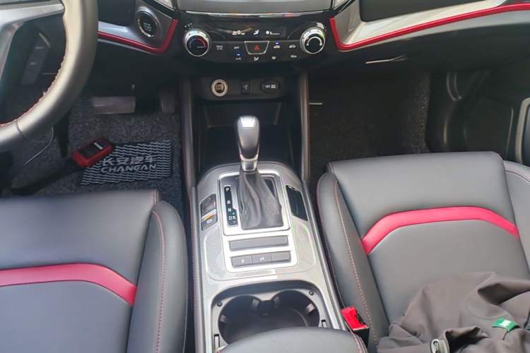 Used CHANGAN CS55 2018 1.5T Automatic Xuan Dong Model China V Standard Gear Lever