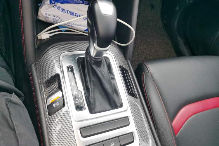 Used CHANGAN CS55 2018 1.5T Automatic Colorful Edition China V Standard Gear Lever