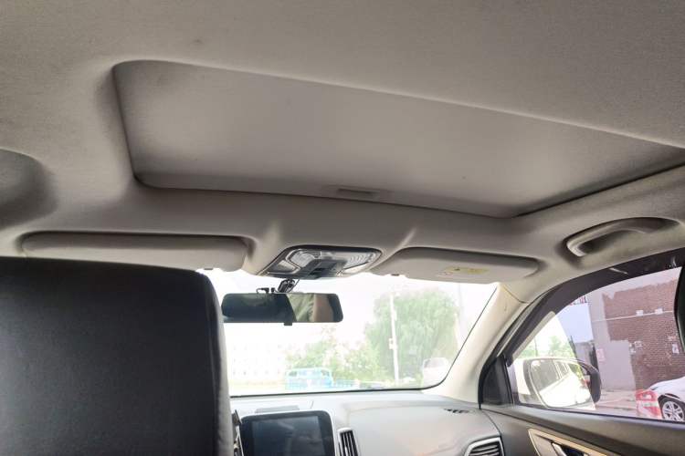 Used CHANGAN CS55 2018 1.5T Manual Colorful Model China V Standard Headliner