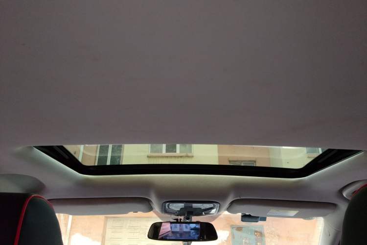 Used CHANGAN CS55 2018 1.5T Manual Colorful Model China V Standard Headliner