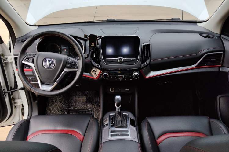 Used CHANGAN CS55 2018 1.5T Automatic Colorful Edition China V Standard Interior 2