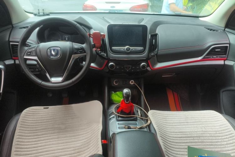 Used CHANGAN CS55 2018 1.5T Manual Colorful Model China V Standard Interior 2