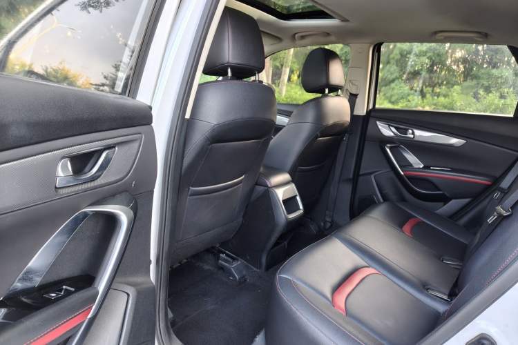 Used CHANGAN CS55 2018 1.5T Automatic Colorful Edition China V Standard Interior 2