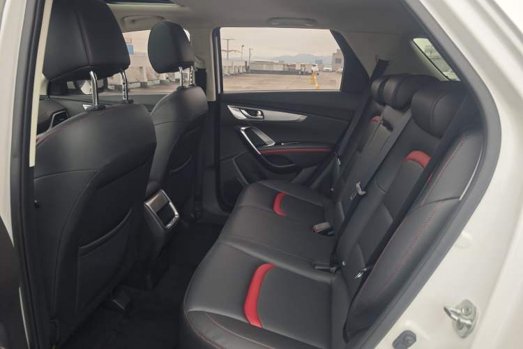 Used CHANGAN CS55 2018 1.5T Automatic Colorful Edition China V Standard Interior 2