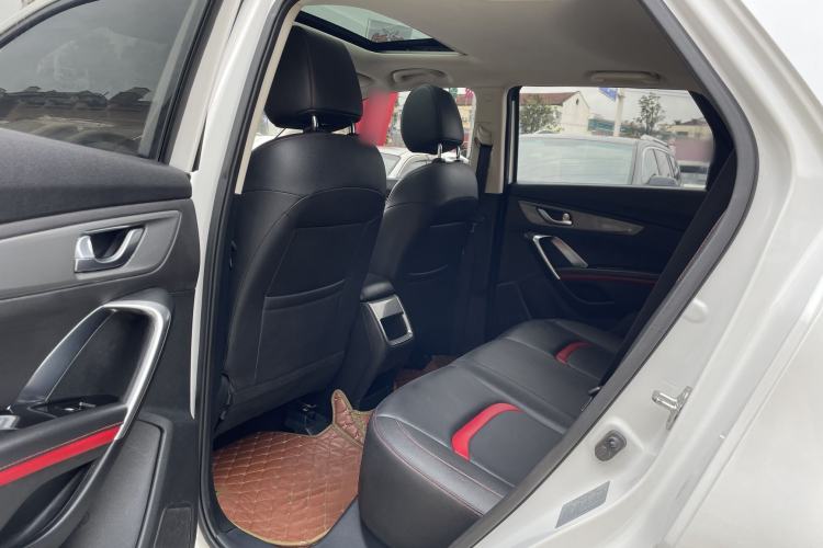Used CHANGAN CS55 2018 1.5T Manual Colorful Model China V Standard Interior 2