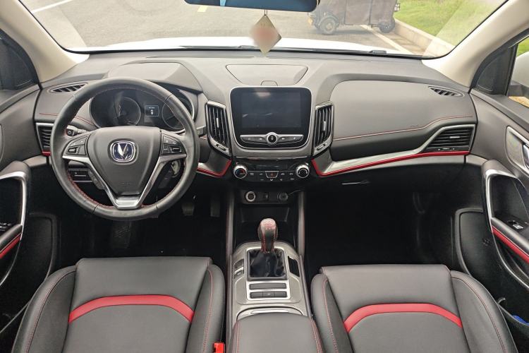 Used CHANGAN CS55 2018 1.5T Manual Colorful Model China V Standard Interior 3