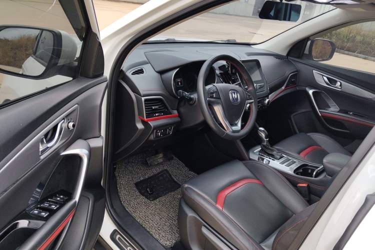 Used CHANGAN CS55 2018 1.5T Automatic Colorful Edition China V Standard Interior 3