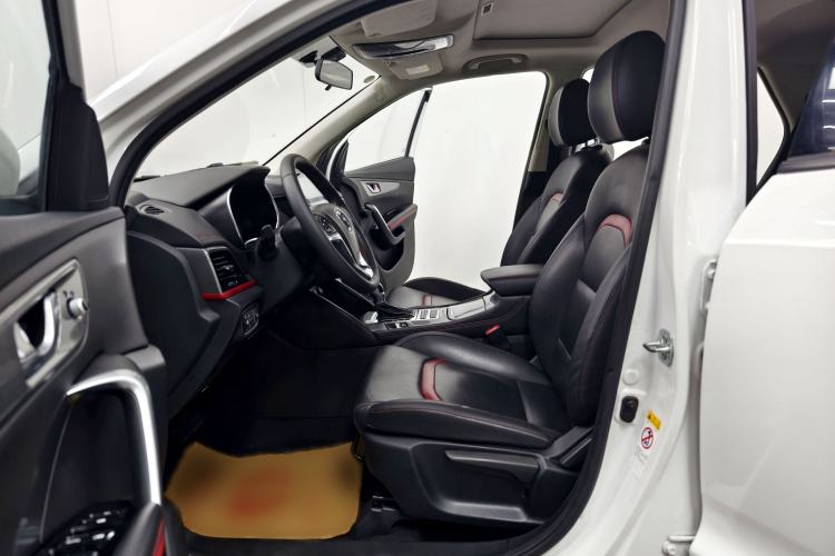 Used CHANGAN CS55 2018 1.5T Automatic Colorful Edition China V Standard Interior 3