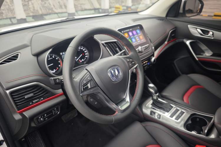 Used CHANGAN CS55 2018 1.5T Automatic Colorful Edition China V Standard Interior 3