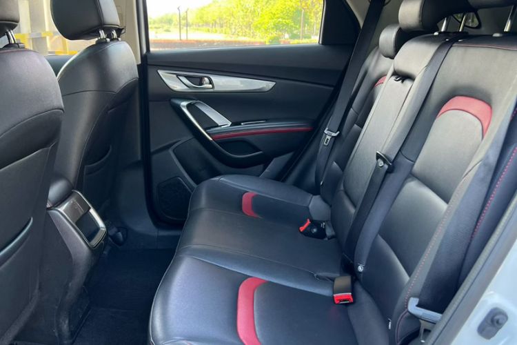 Used CHANGAN CS55 2018 1.5T Automatic Colorful Edition China V Standard Interior 4