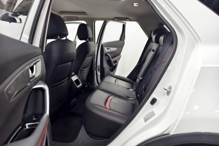 Used CHANGAN CS55 2018 1.5T Automatic Colorful Edition China V Standard Interior 4
