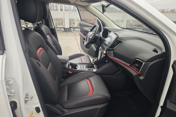 Used CHANGAN CS55 2018 1.5T Automatic Colorful Edition China V Standard Interior 4