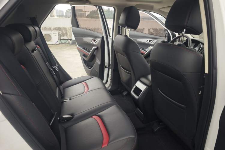 Used CHANGAN CS55 2018 1.5T Automatic Colorful Edition China V Standard Interior 5