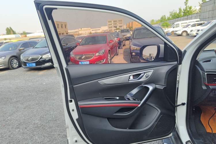 Used CHANGAN CS55 2018 1.5T Automatic Xuan Dong Model China V Standard Left Front Door Interior