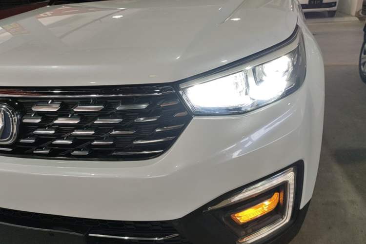 Used CHANGAN CS55 2018 1.5T Automatic Colorful Edition China V Standard Left Front Headlight