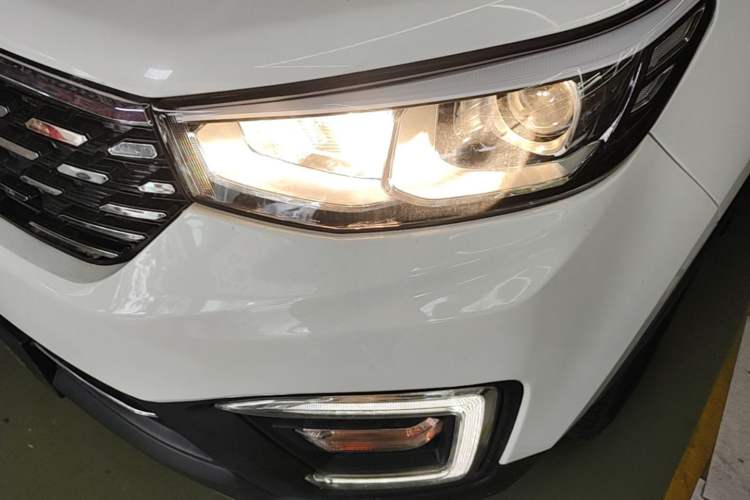 Used CHANGAN CS55 2018 1.5T Automatic Colorful Edition China V Standard Left Front Headlight