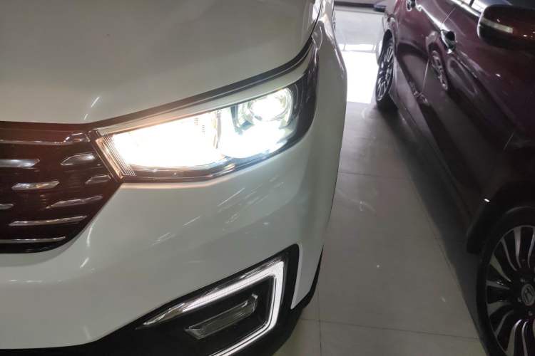 Used CHANGAN CS55 2018 1.5T Automatic Colorful Edition China V Standard Left Front Headlight