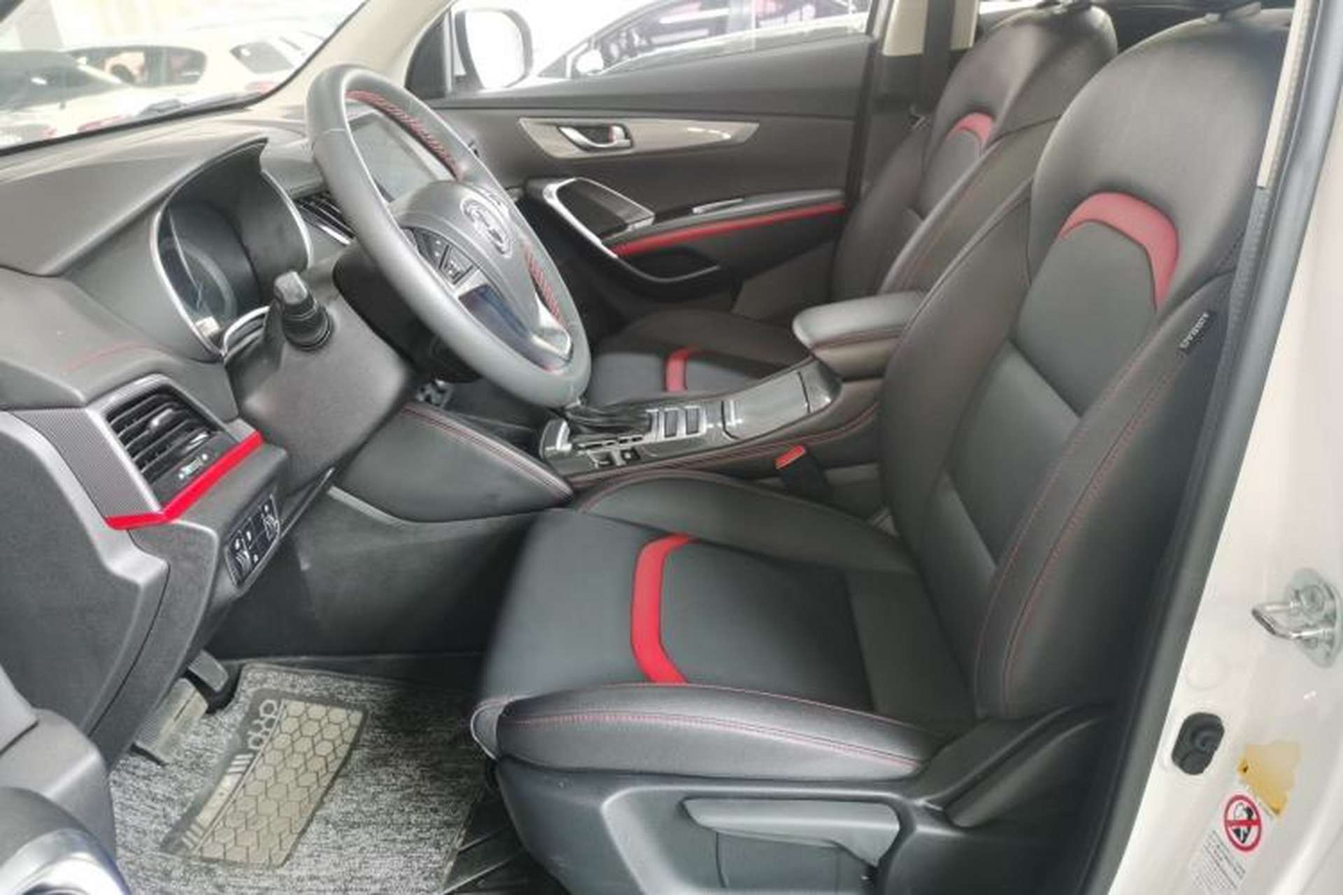 Used CHANGAN CS55 2018 1.5T Automatic Colorful Edition China V Standard Left Front Seat
