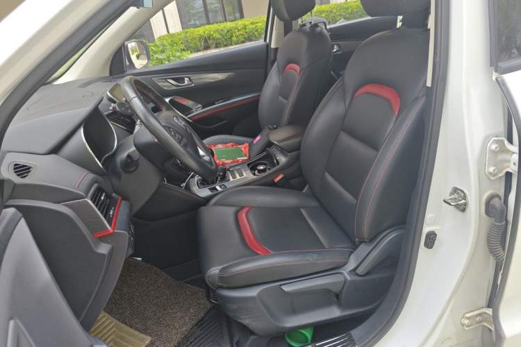 Used CHANGAN CS55 2018 1.5T Manual Colorful Model China V Standard Left Front Seat