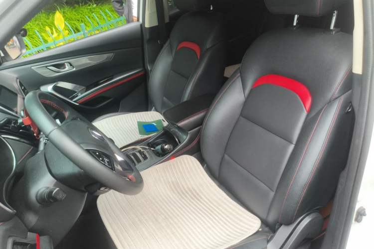 Used CHANGAN CS55 2018 1.5T Manual Colorful Model China V Standard Left Front Seat