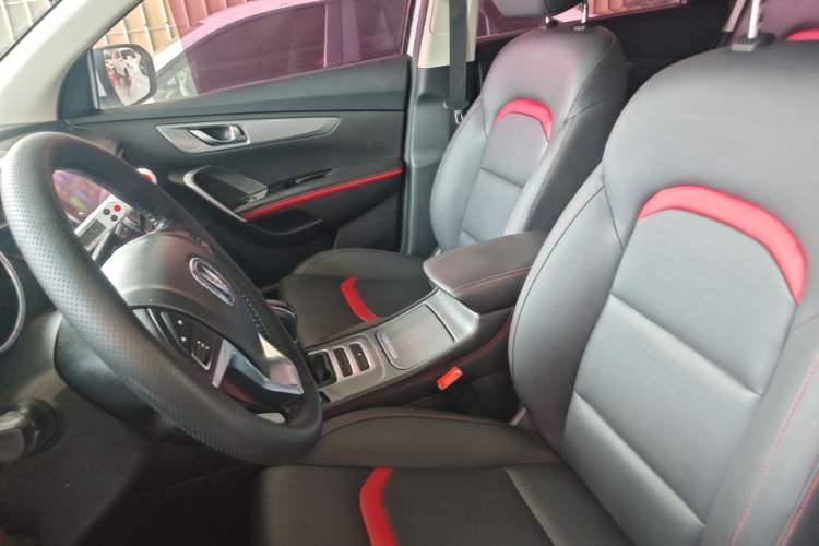 Used CHANGAN CS55 2018 1.5T Manual Colorful Model China V Standard Left Front Seat