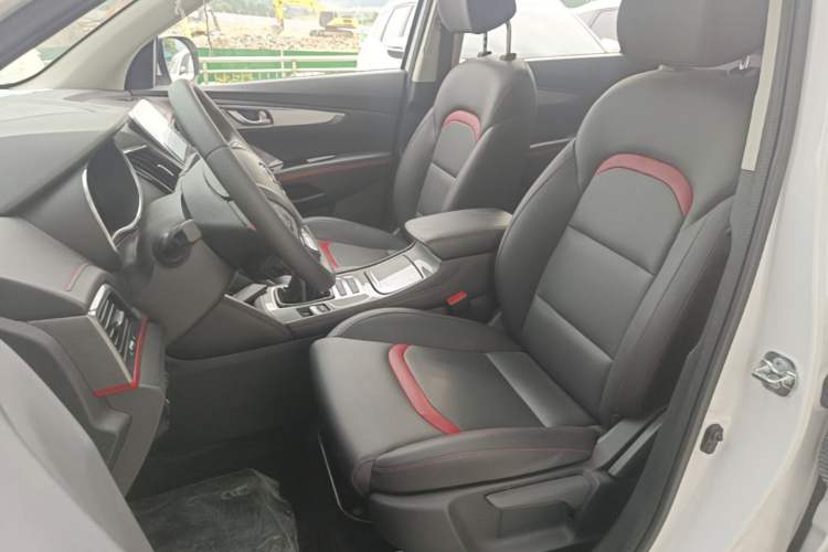 Used CHANGAN CS55 2018 1.5T Manual Colorful Model China V Standard Left Front Seat