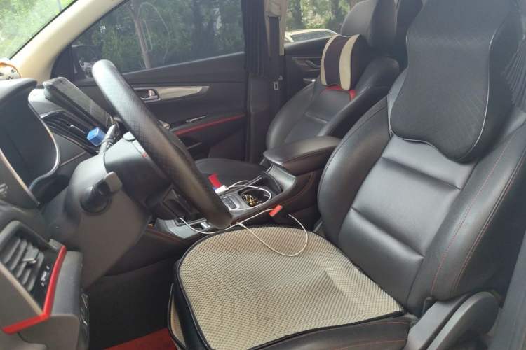 Used CHANGAN CS55 2018 1.5T Manual Colorful Model China V Standard Left Front Seat