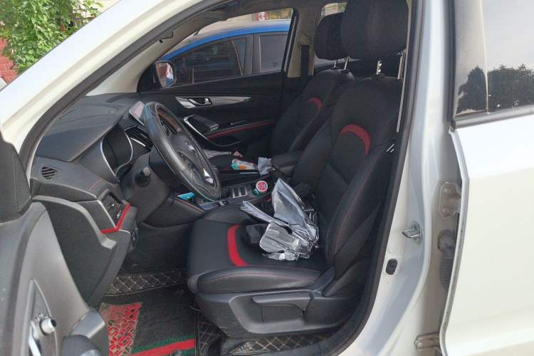 Used CHANGAN CS55 2018 1.5T Manual Colorful Model China V Standard Left Front Seat