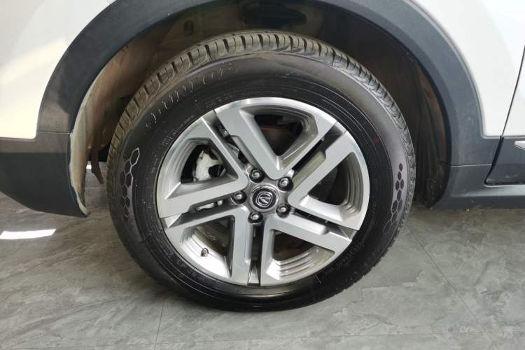 Used CHANGAN CS55 2018 1.5T Automatic Colorful Edition China V Standard Left Front Wheel Hub